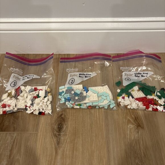 Lego Wintertime Polar Bears #40571 / 312 Pieces / 100% Complete w/Box & Manual - Picture 8 of 12